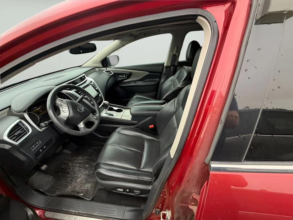 Used 2017 Cayenne Red Metallic Nissan SL image 9
