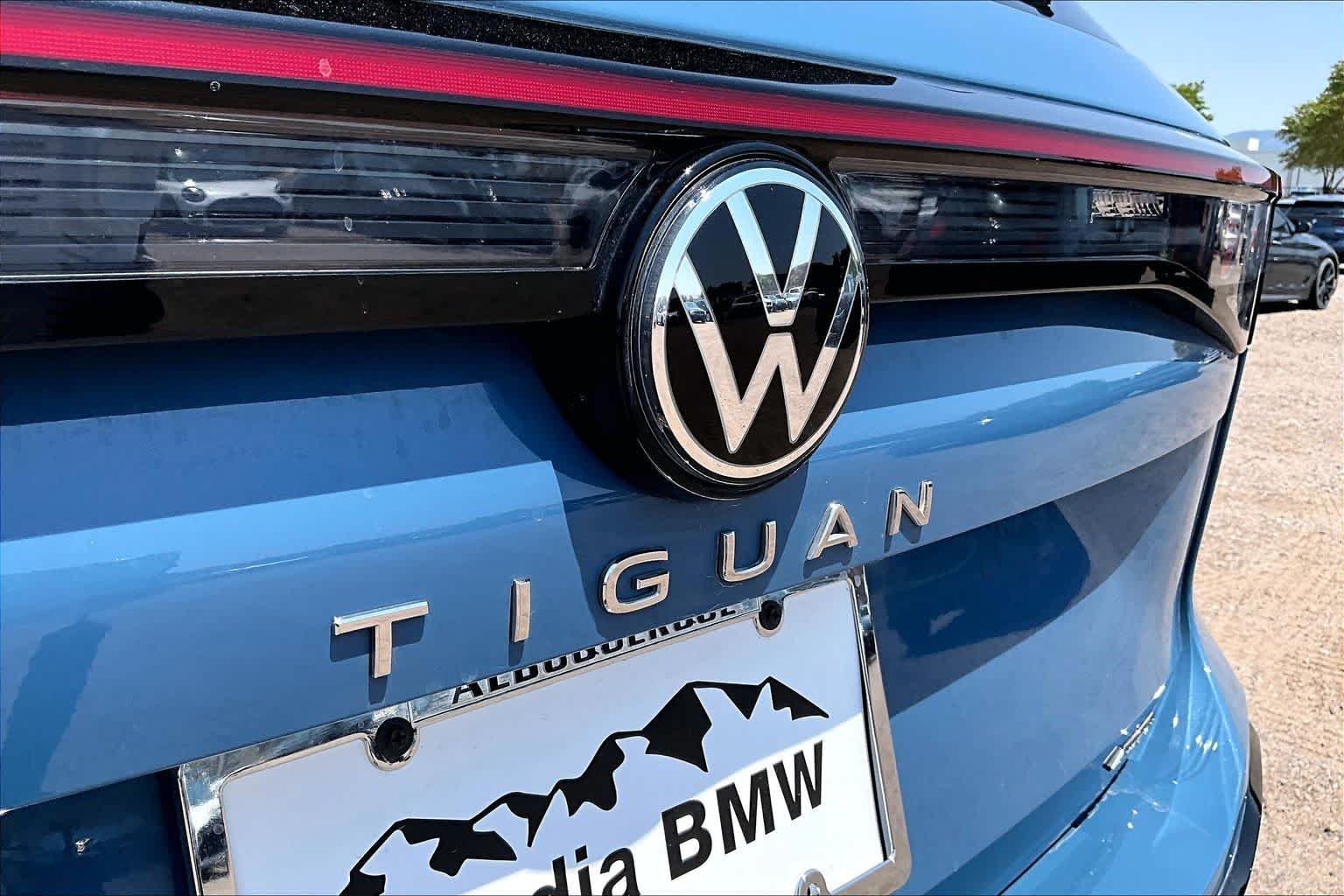 Used 2025 Monterey Blue Pearl Volkswagen SEL R-Line image 28