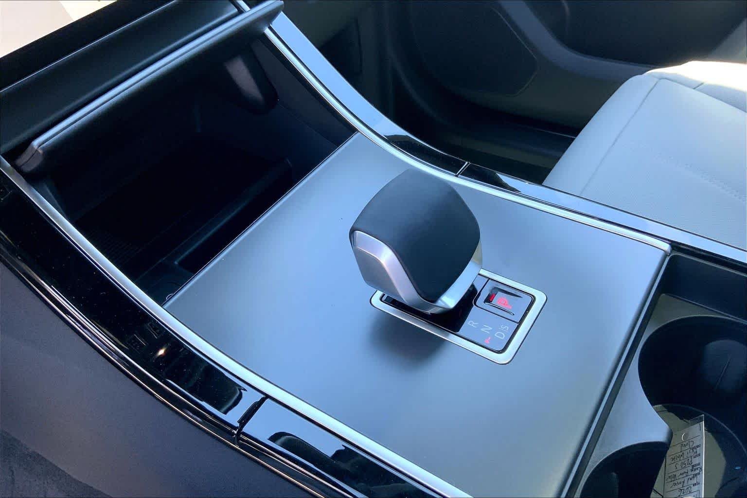New 2026 Fuji White Land Rover S image 7