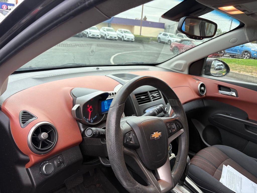 Used 2013 Mocha Bronze Metallic Chevrolet LT image 8