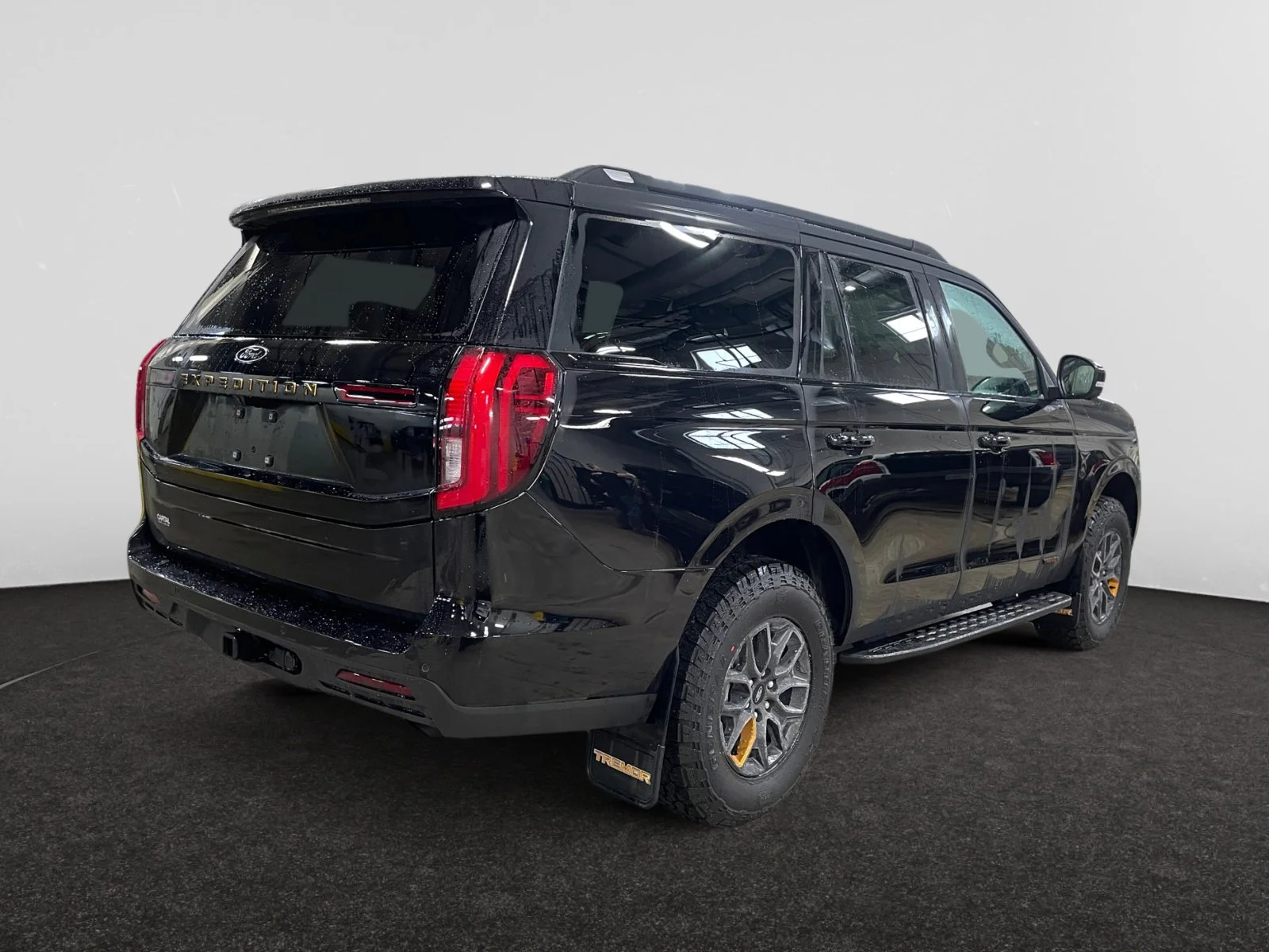 New 2026 Agate Black Metallic Ford Tremor image 5