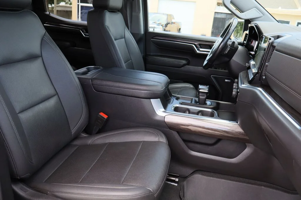 Used 2023 White Chevrolet LTZ image 28