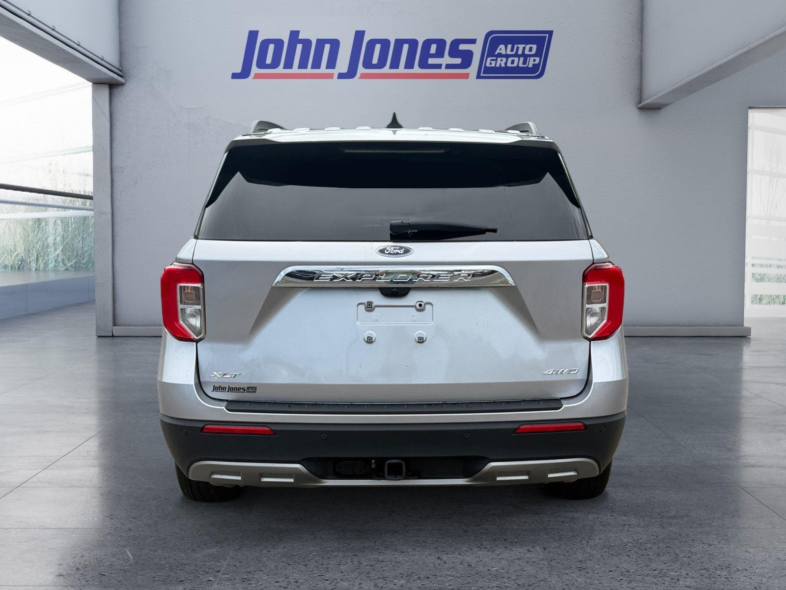 Used 2023 Iconic Silver Ford XLT image 4