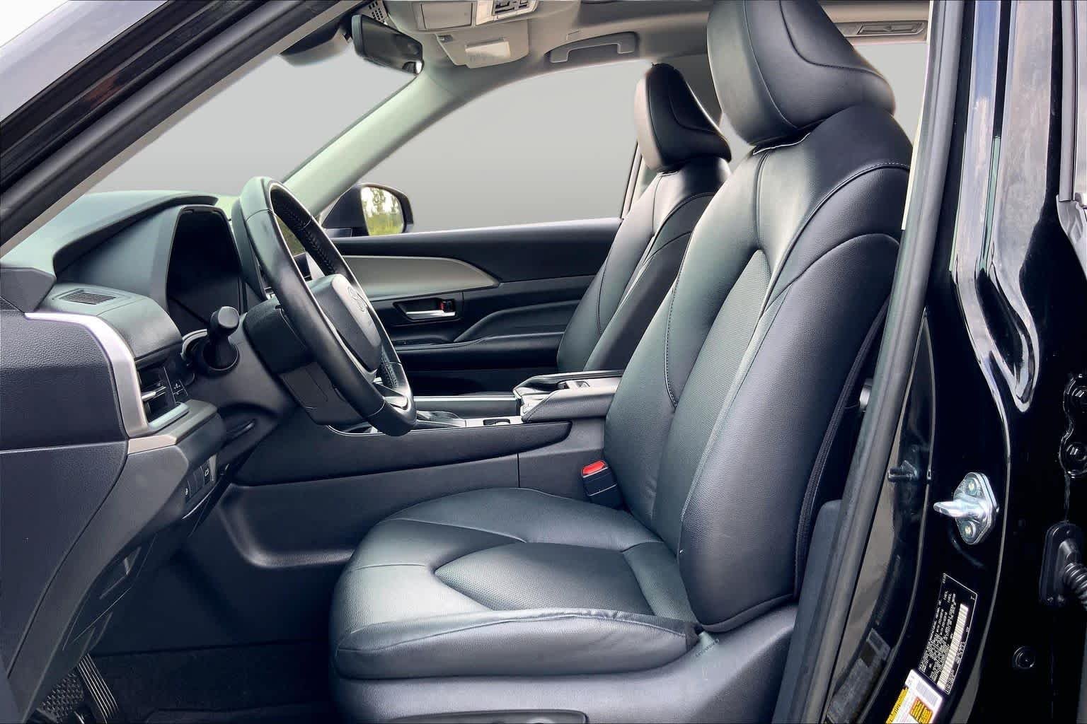 Used 2025 Midnight Black Metallic Toyota XLE image 8