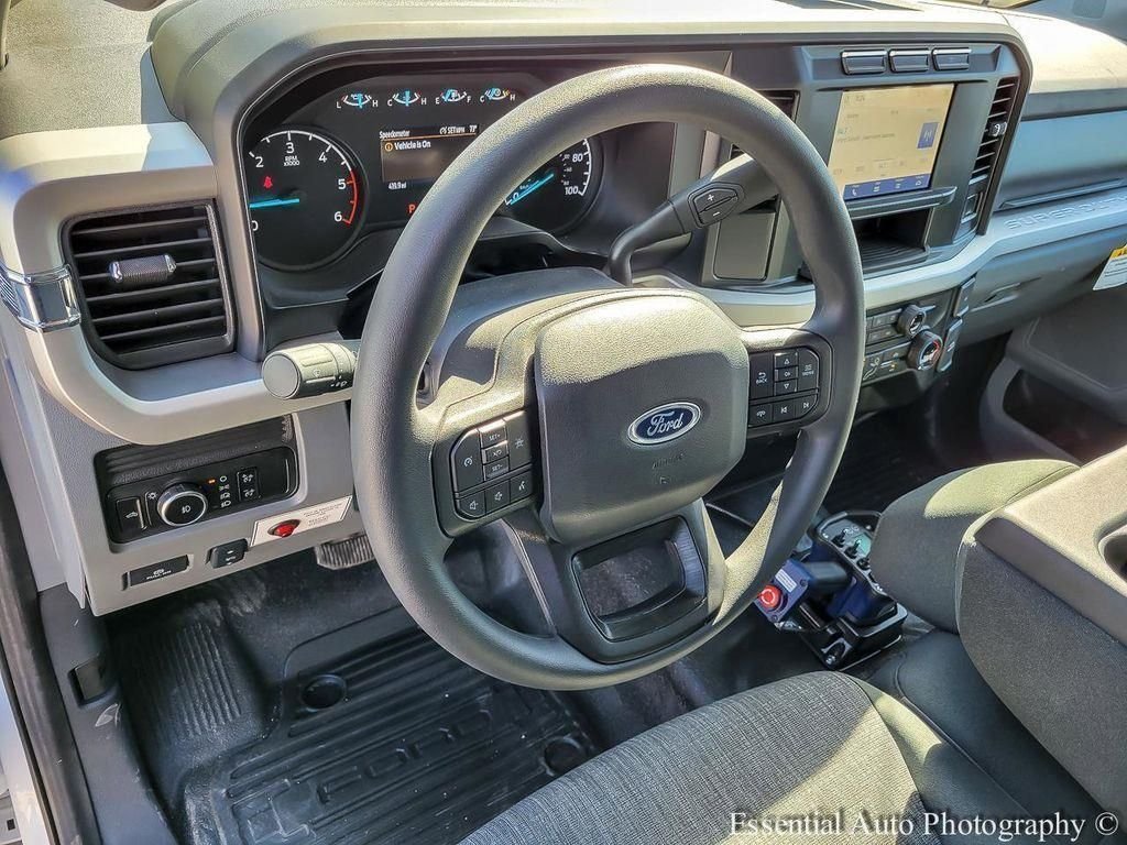 New 2023 White Ford XLT image 15