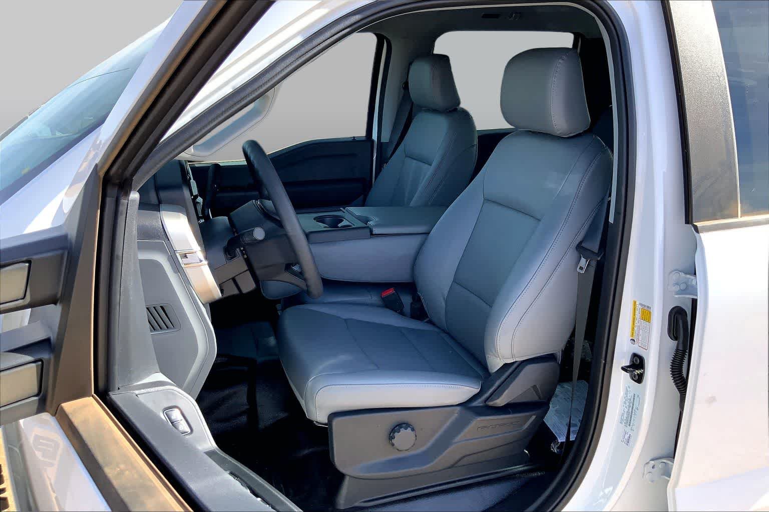 New 2026 Oxford White Ford F-350® XL image 9