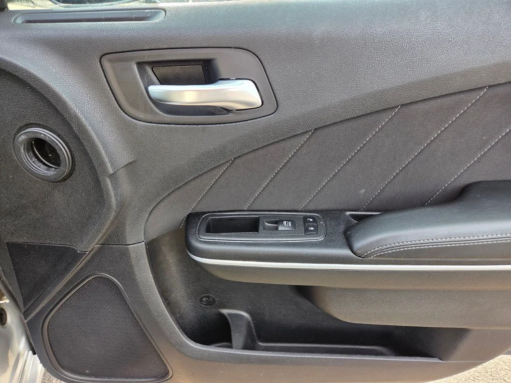 Used 2023 Silver Dodge SXT image 22