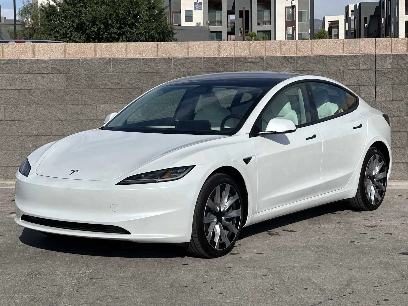 Used 2025 White Tesla Long Range image 4