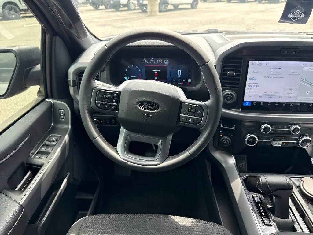 New 2026 Carbonized Gray Metallic Ford XLT image 27