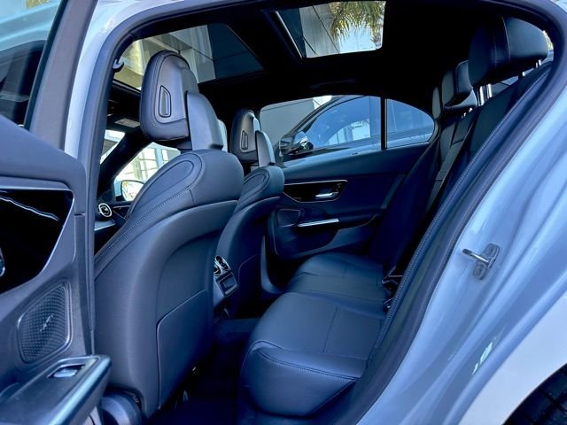 New 2026 MANUFAKTUR Moonlight White Metallic Mercedes-Benz C 300 image 17