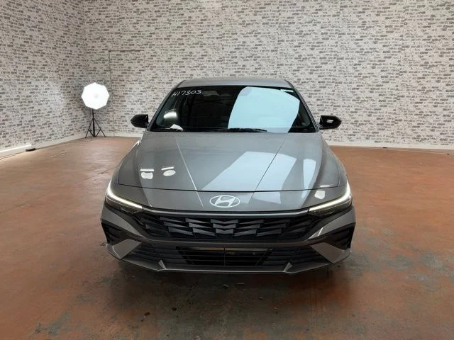 Used 2025 Fluid Metal Hyundai SEL Sport image 2