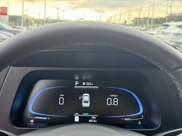 Used 2025 Blue Hyundai SEL Sport image 15
