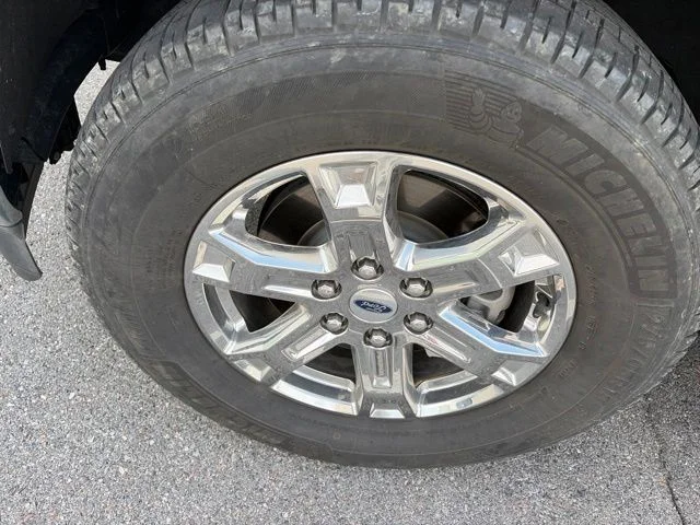 Used 2022 Gray Ford XLT image 31