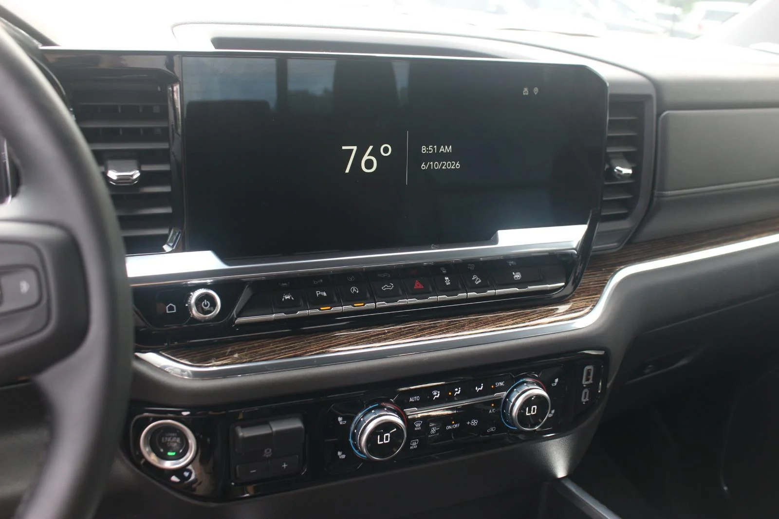 Used 2024 Summit White GMC Elevation image 21
