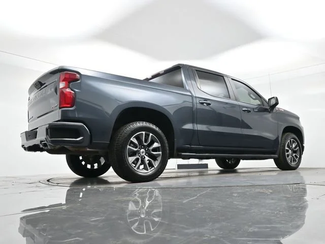 Used 2020 SHADOW GRAY METALLIC Chevrolet RST image 28