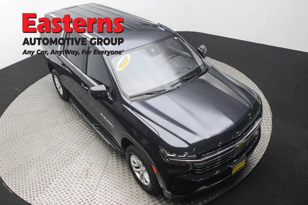 Used 2023 Gray Chevrolet LT image 3