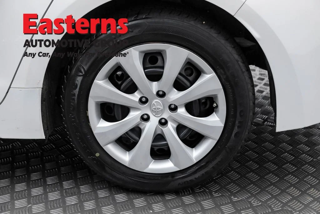 Used 2021 White Toyota LE image 29