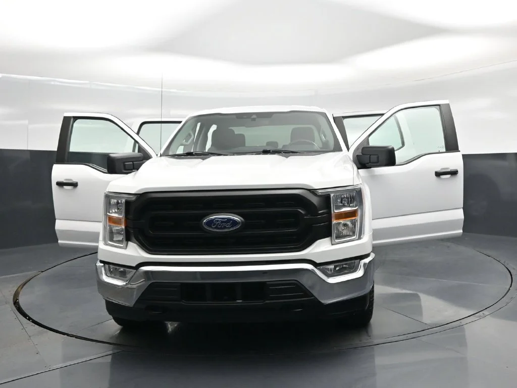 Used 2021 White Ford XL image 24
