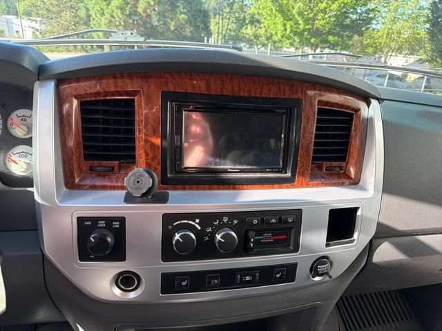 Used 2007 Mineral Gray Metallic Dodge Laramie image 22