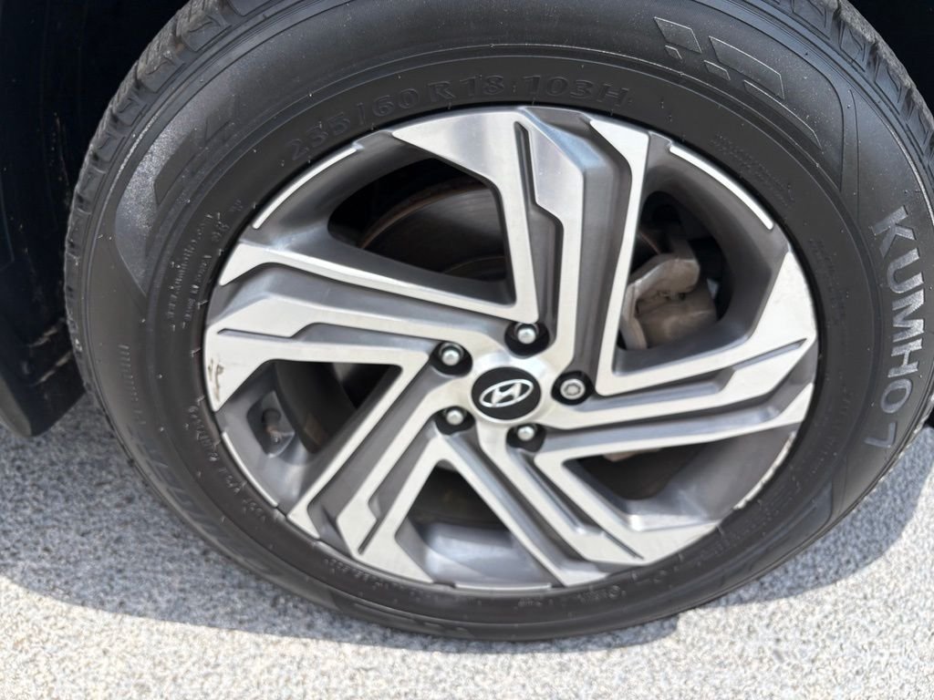 Used 2023 Gray Hyundai SEL image 9