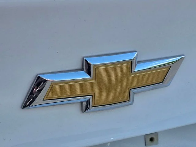 Used 2020 White Chevrolet LT image 24