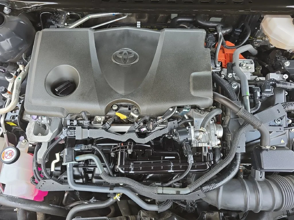 Used 2025  Toyota SE image 40