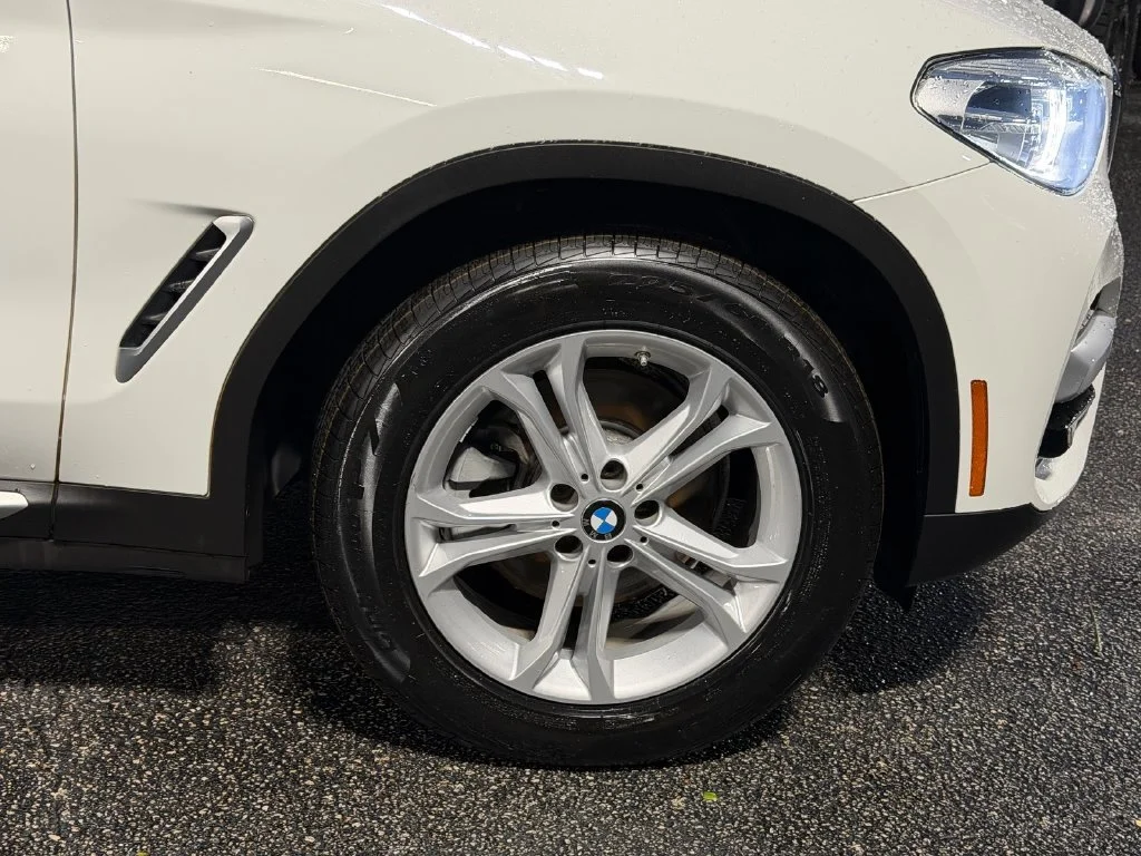 Used 2021 White BMW xDrive30i image 9