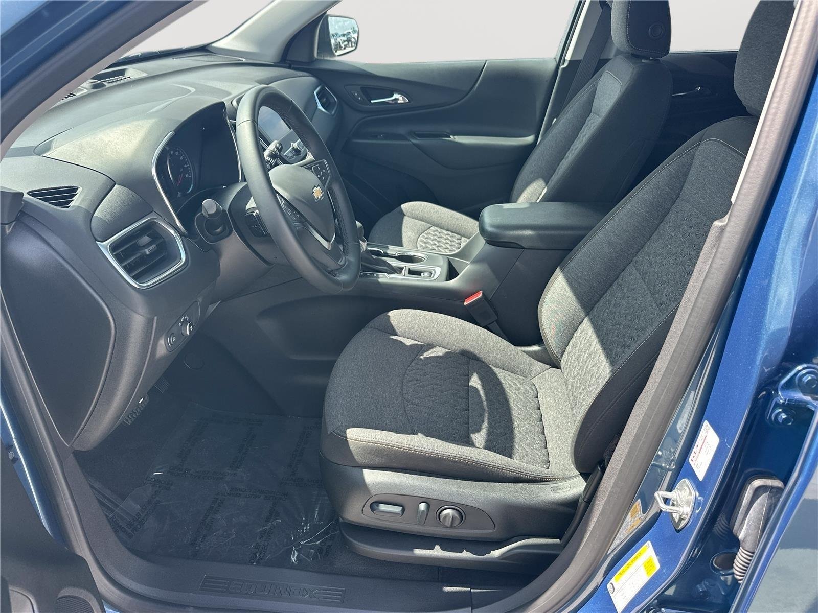 Used 2024 Lakeshore Blue Metallic Chevrolet LT image 7