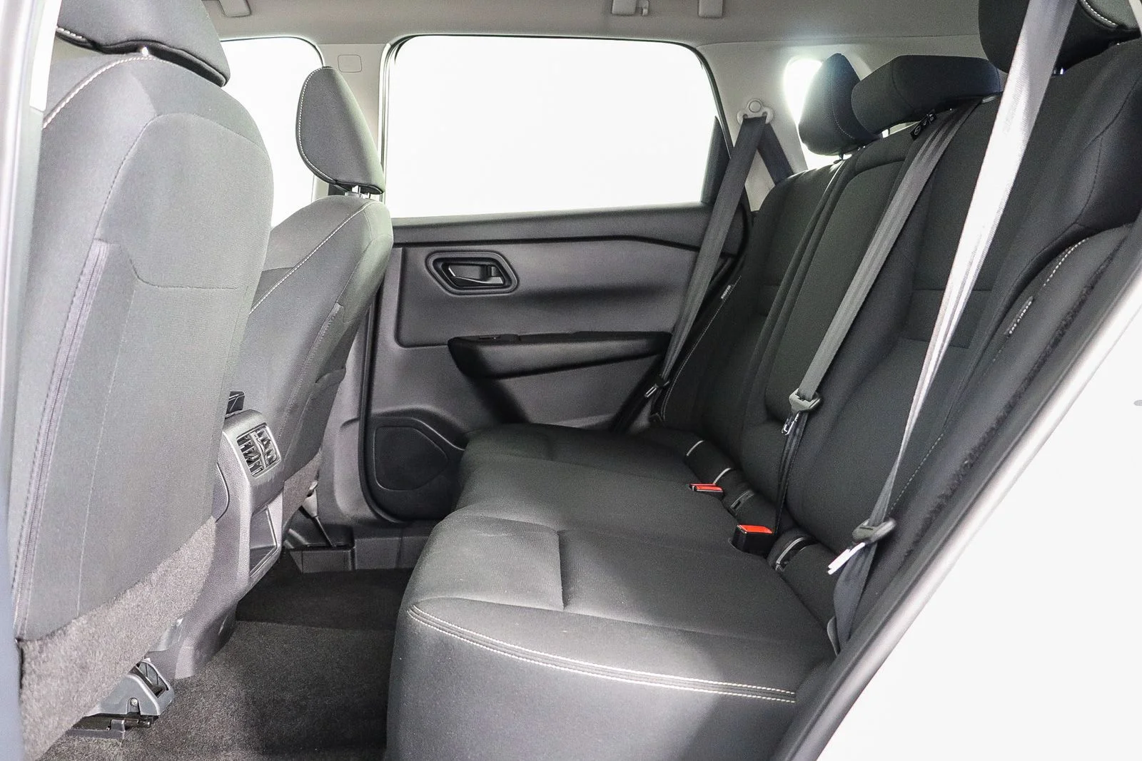 Used 2024 White Nissan S image 19
