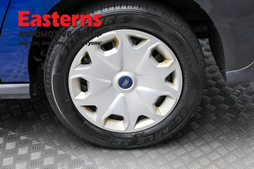 Used 2017 Blue Ford XL image 8