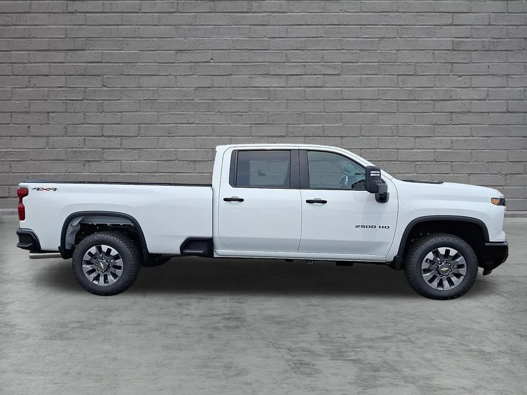 New 2026 Summit White Chevrolet Custom image 9