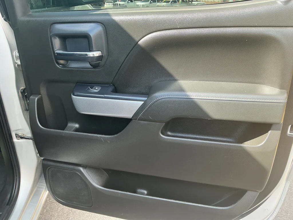Used 2018 Silver Ice Metallic Chevrolet LT image 15