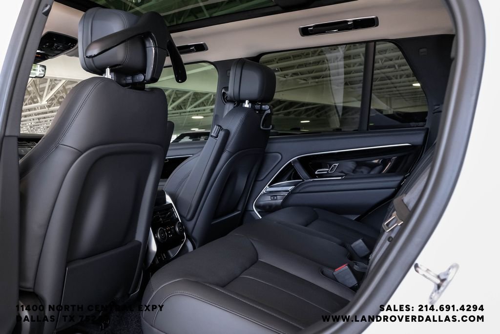 New 2026 Fuji White Land Rover SE image 40