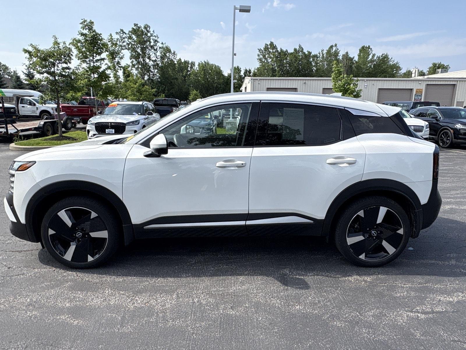 Used 2025 Aspen White Tricoat Nissan SR image 5