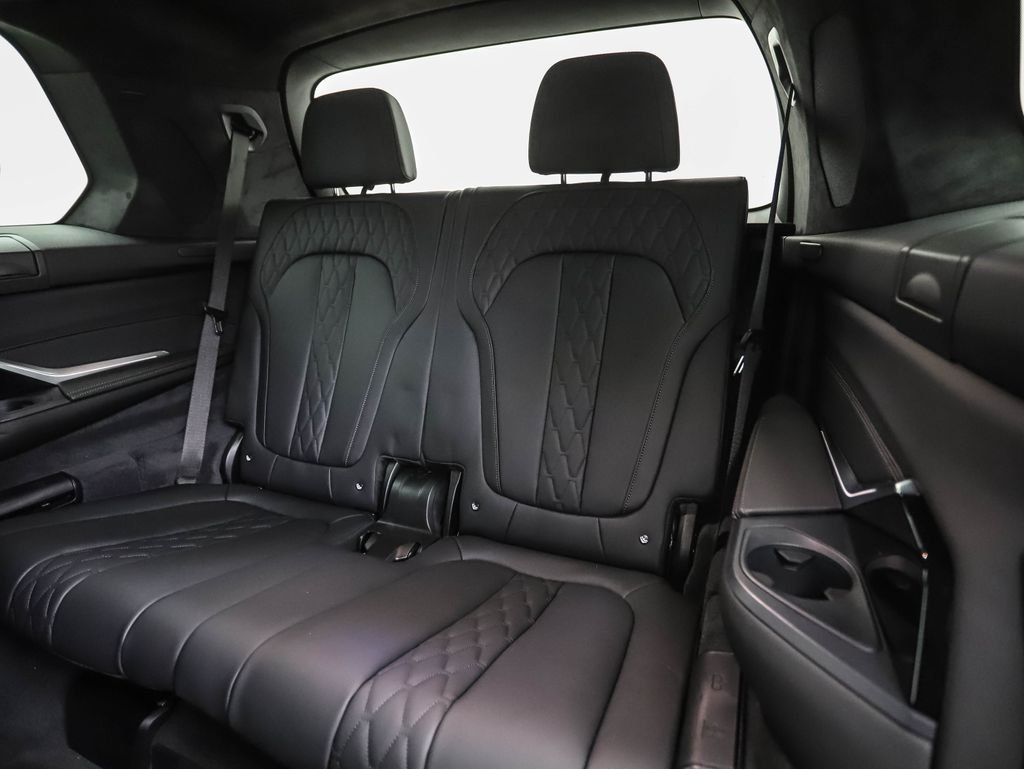 Used 2026 Black Sapphire Metallic BMW M60i image 24