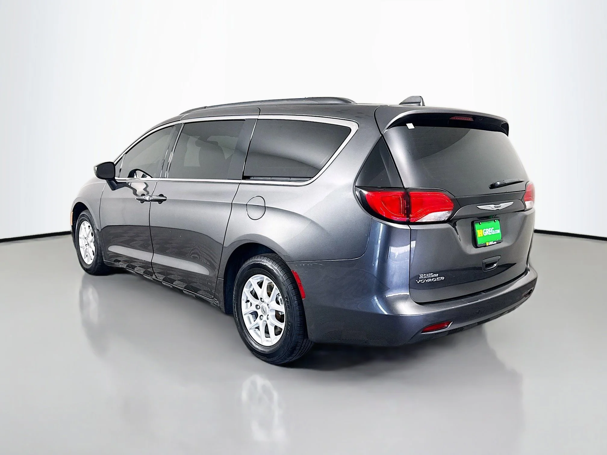 Used 2021 Granite Crystal Metallic Clearcoat Chrysler LXI image 5