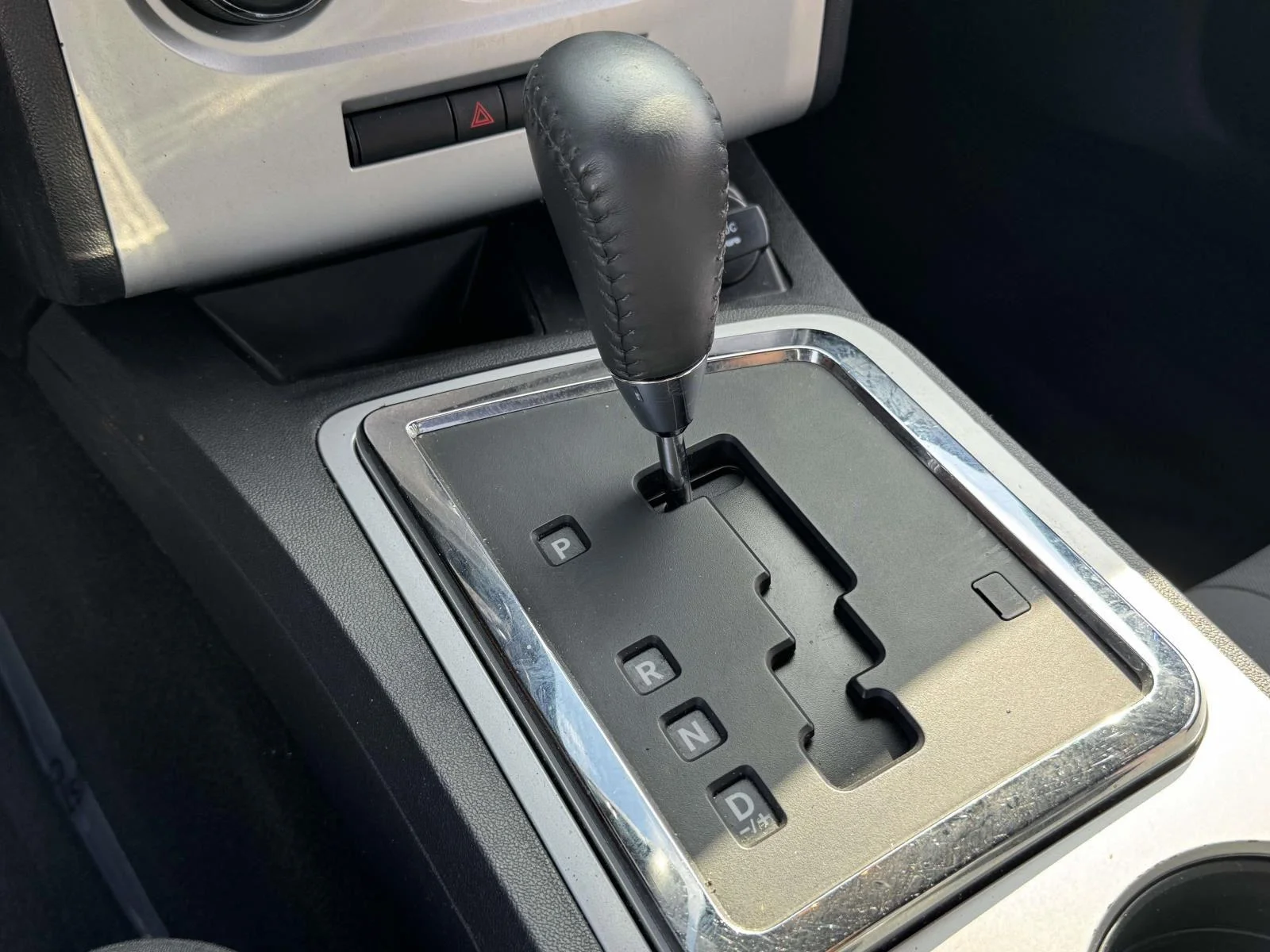 Used 2010 Torred Dodge SE image 6