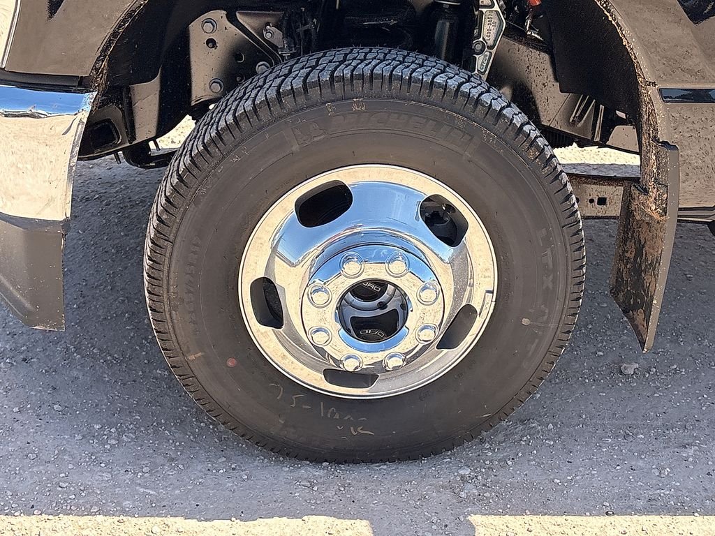 New 2026 Agate Black Metallic Ford F-350® Lariat® image 14