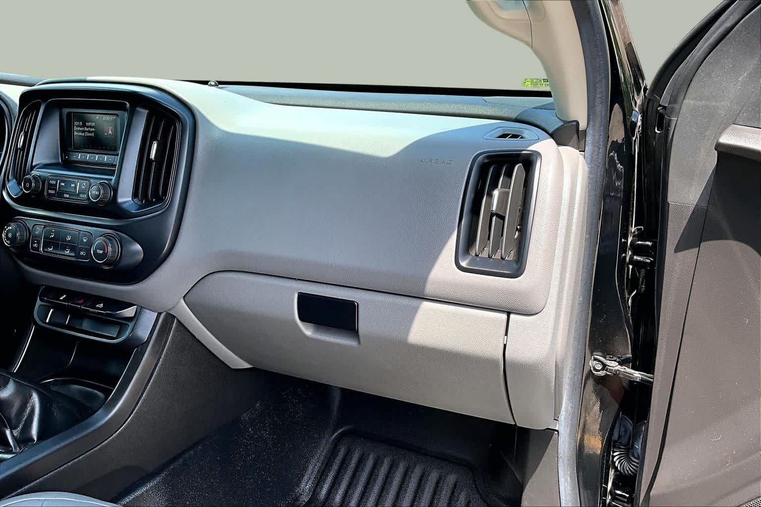 Used 2017 Onyx Black GMC 2WD SL image 19