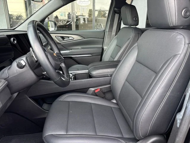 Used 2026 Black Chevrolet LT image 4