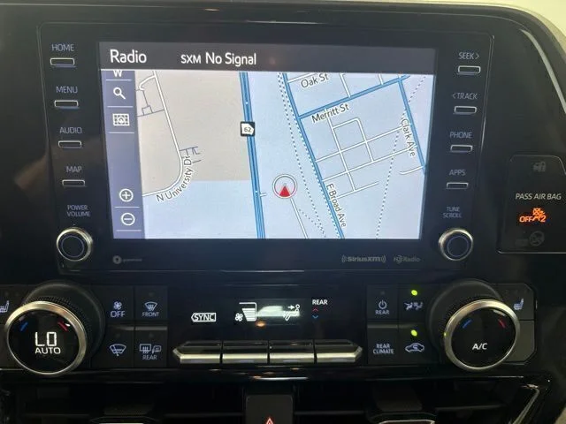 Used 2021  Toyota XLE image 15