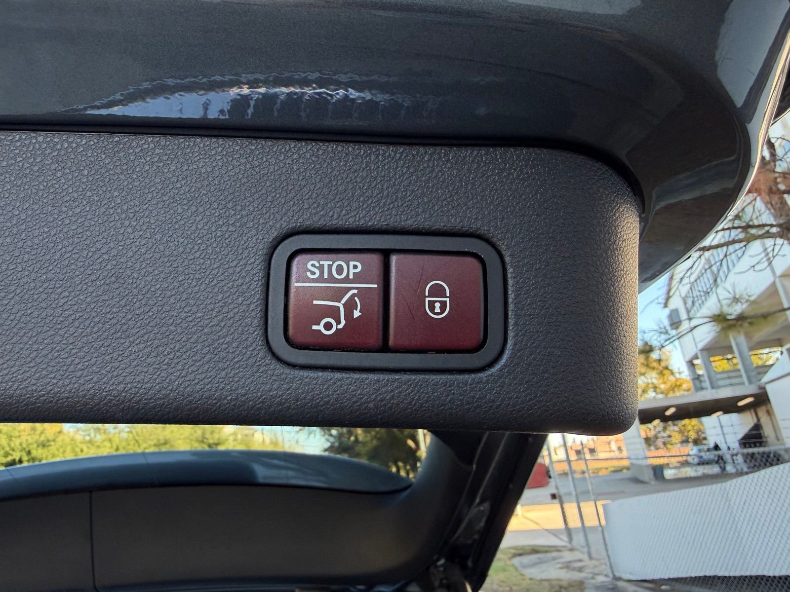 Used 2017 Gray Mercedes-Benz GLE 350 image 16