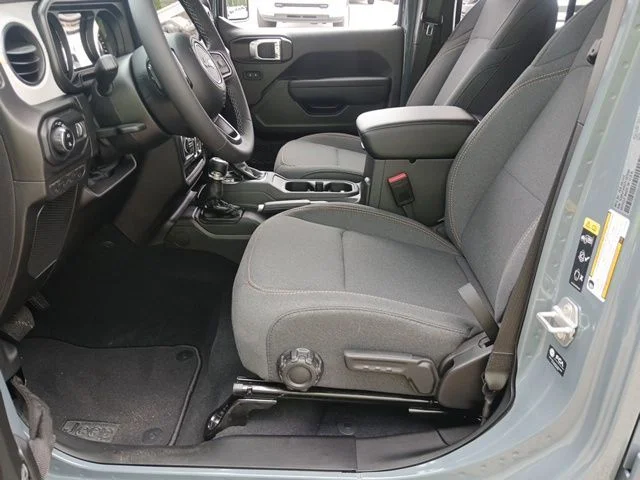New 2026 Anvil Clearcoat Jeep Sport S image 29