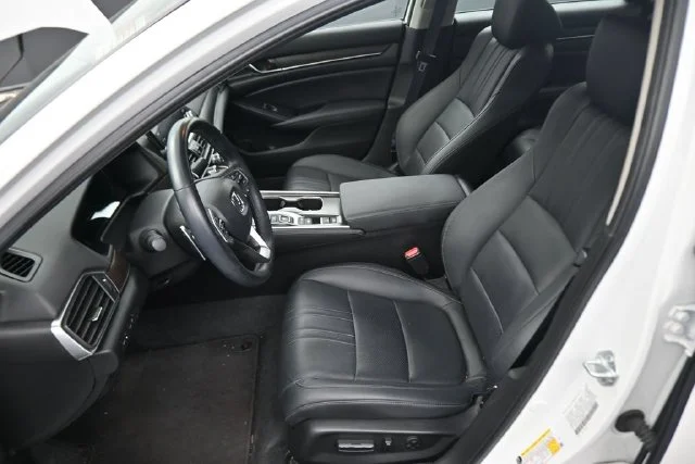Used 2021 White Honda Touring image 22