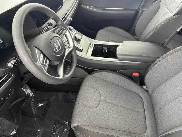 Used 2025 Black Hyundai SE image 21