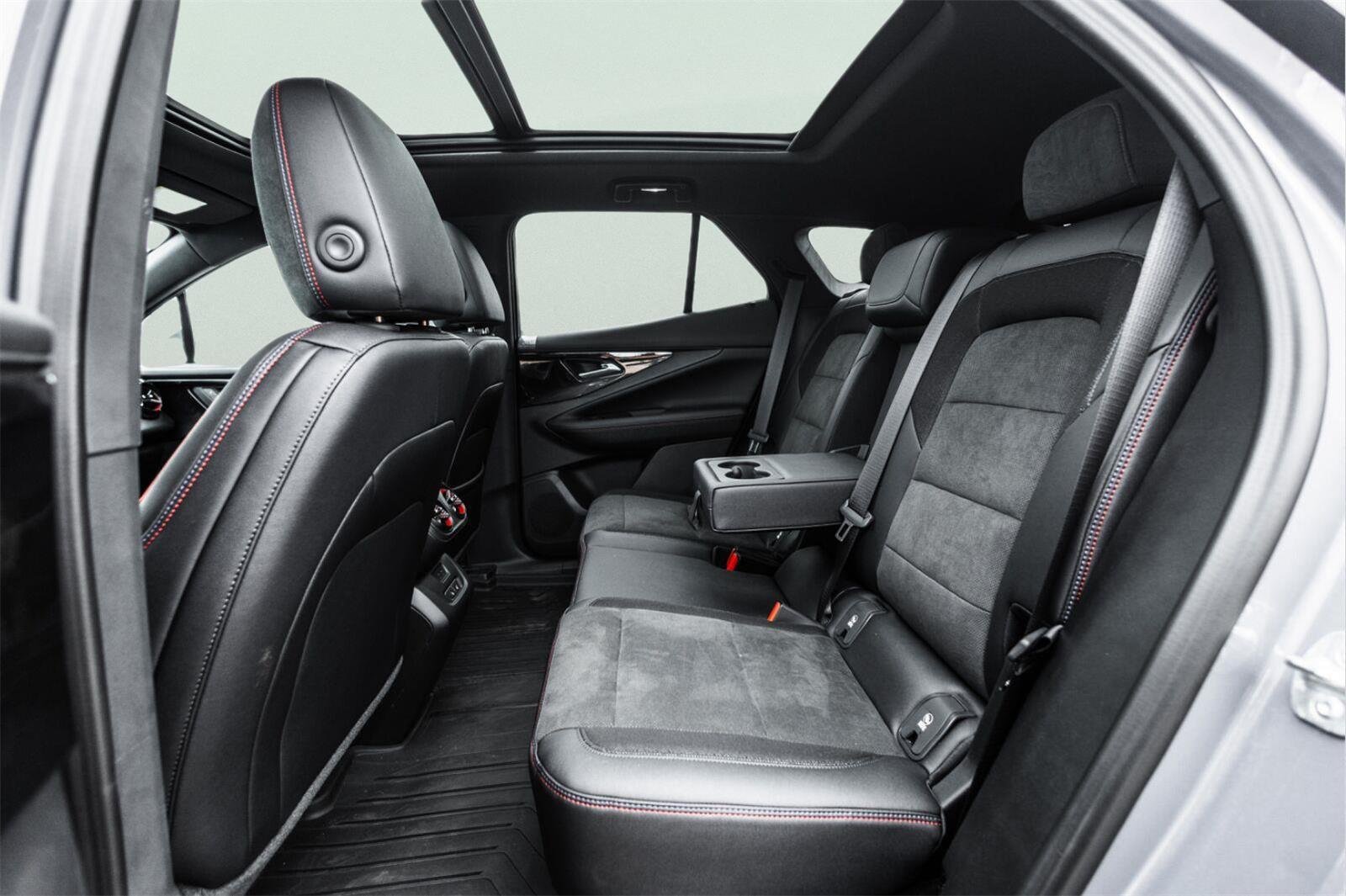 2025 Chevrolet Blazer EV RS - Photo 25