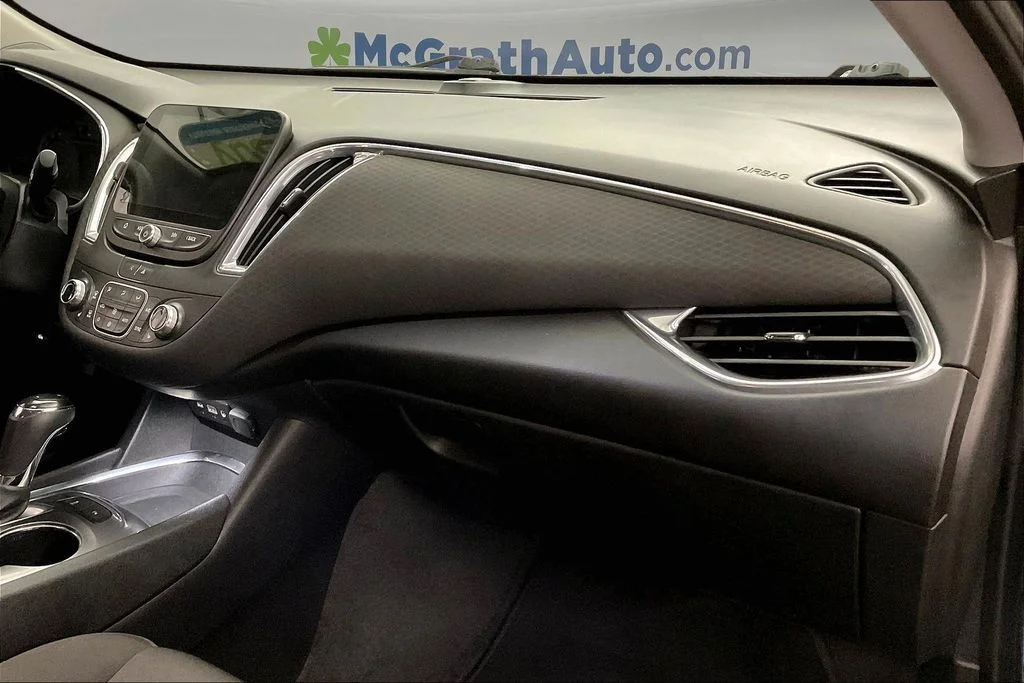 Used 2020 Gray Chevrolet LT image 22