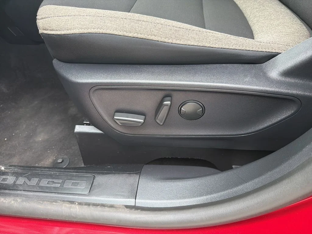 Used 2025 Red Ford Big Bend image 15