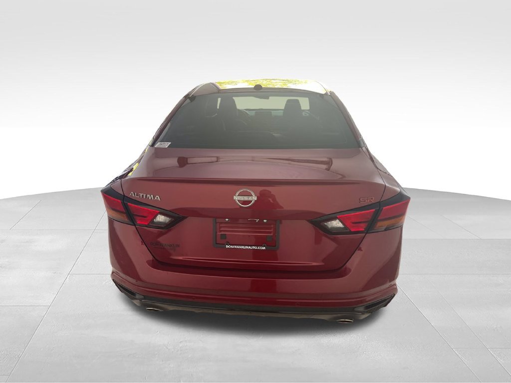 Used 2025 Red Nissan 2.5 SR image 4