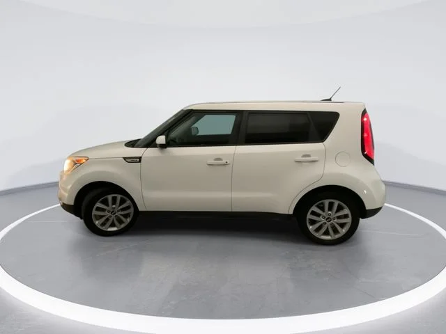 Used 2018 White Kia Plus image 9